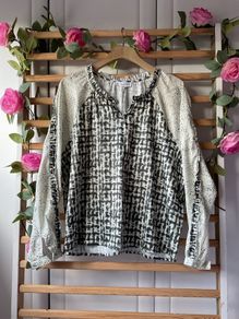 blouse Bnwt Irish brand No2moro size 12 khaki patterned long sleeve top