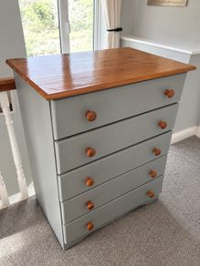 Solid wood chest of drawers