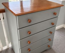 Solid wood chest of drawers