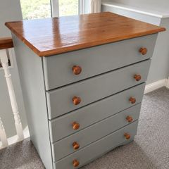 Solid wood chest of drawers