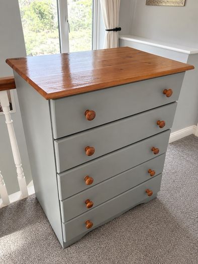 Solid wood chest of drawers