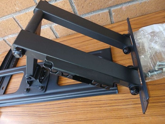 Samsung 55 inch smart 4k hdmi tv with wall mount.