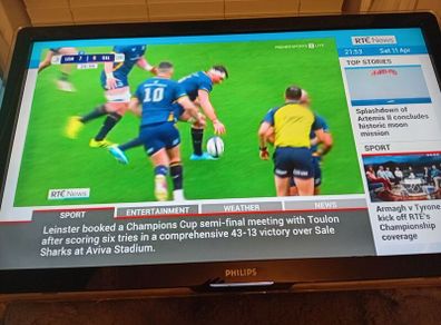 Philips tv52 ins  working perfectly with remote control.  Smart tv