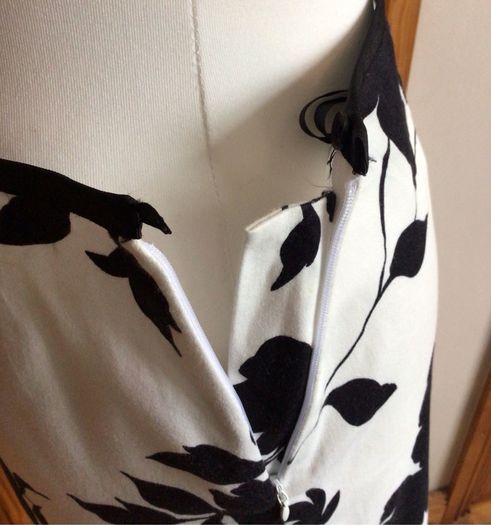 Principles Petites Ladies Black and White Cotton Blend 2 Piece skirt and Top Set 12/14  including postage