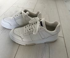 Tommy Hilfiger trainers