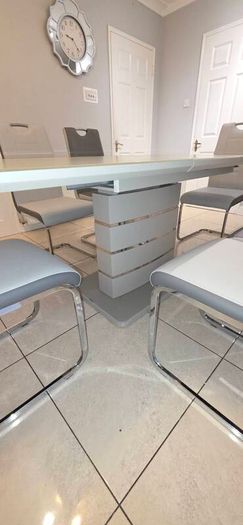 Modena Extending Dining Table  & 6 Chairs