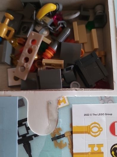 Build Your Own LEGO Escape Room: With 49 LEGO Bricks