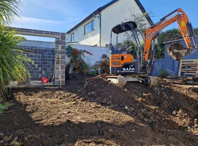 Mini digger and driver for hire/ Bricklayer