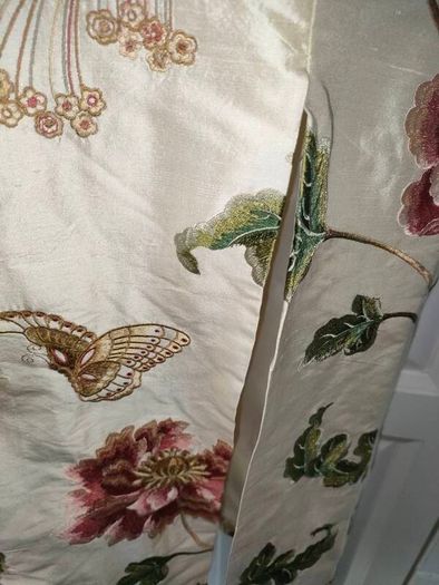 Cream floral embroidered  Oriental dress size medium occasion wedding holiday Postage included