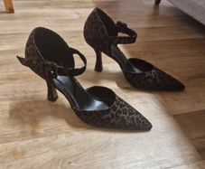 Womens shoes
