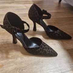 Womens shoes