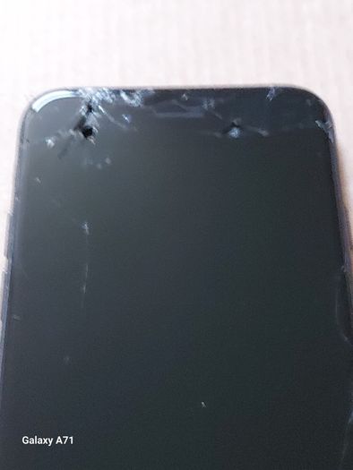 Apple Iphone 7, 32GB, Black, Battery Health 91%, Some screen damage but works fine. Activation lock removed on this phone