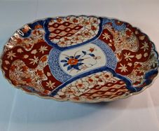 Japanese Imari Hand-Painted Porcelain Plate Scalloped Edge Bowl