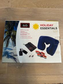 luggage / Travel Essentials / neck pillow