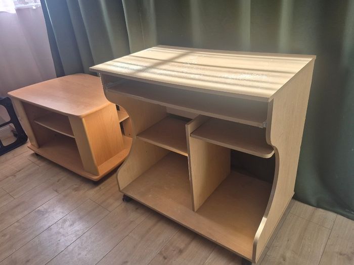 Computer desk