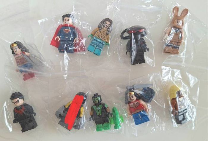 Lego Minifigures - Marvel & DC