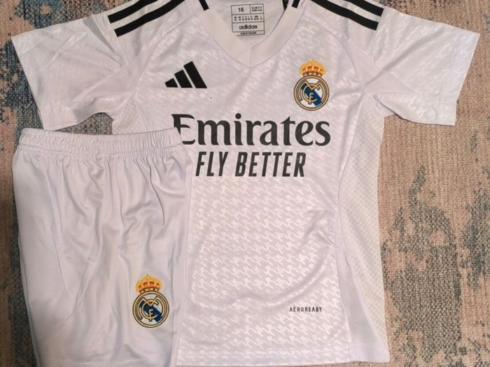 Real Madrid kid sizes  season 24/25