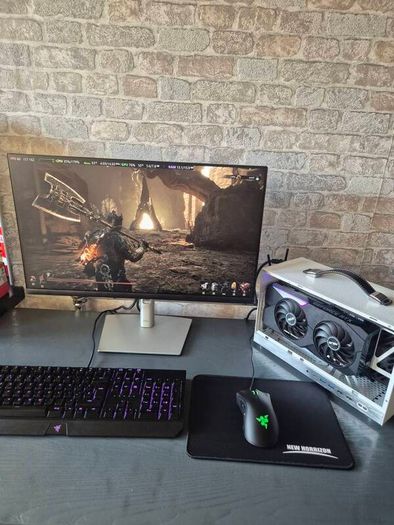 Tiny ITX gaming pc setup - RTX 3070, Intel i7, 16GB DDR4, 512GB m.2 SSD