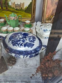 Antique Blue Willow Cauldron