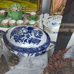 Antique Blue Willow Cauldron