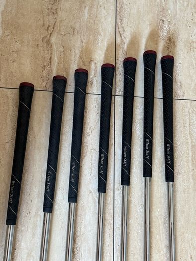 Full Golf Set - Wilson Staff Di7 Irons, Hybrids, Wedge & Bag
