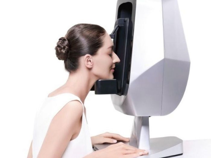 Skin Analyzer Machine with iPad