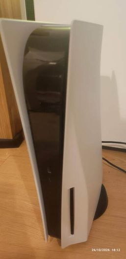 Playstation 5 - 2 controllers - Low firmware - Like new