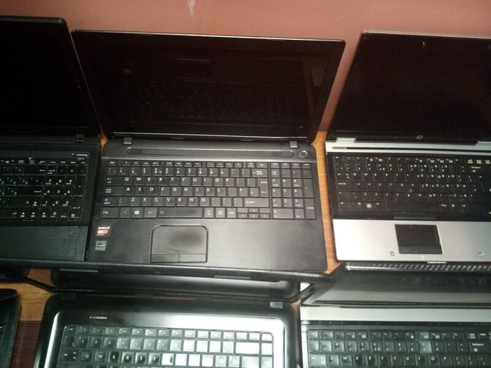 laptop 8 job lot for parts or fix