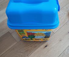 2.5kg lot of alt Lego pieces.
