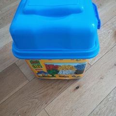 2.5kg lot of alt Lego pieces.