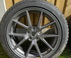 Tesla Model 3 Winter Tyres Set LIKE NEW!!