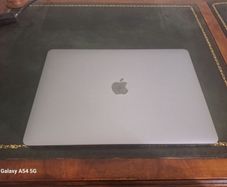 Apple Macbook Pro 2020 touch 16gb i7 512gb storage