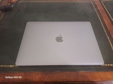 Apple Macbook Pro 2020 touch 16gb i7 512gb storage