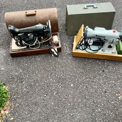 2 vintage sewing machine's