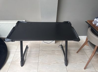 Ultradesk Gaming Desk