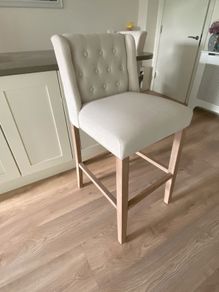 Cream island stools (x4)