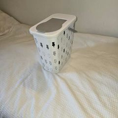Cat Food Container With Scoop