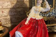 Royal Doulton figurine "Gail"