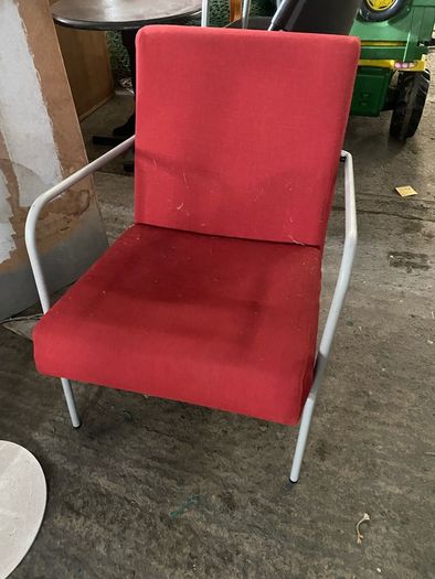 Free stools & chairs