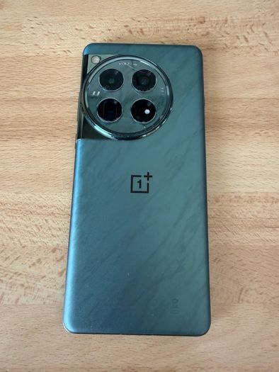 OnePlus 12 512GB 16GB RAM  Pristine Condition and Box plus 100W Fast Charger
