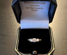 18 carat diamond engagement ring