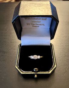 18 carat diamond engagement ring