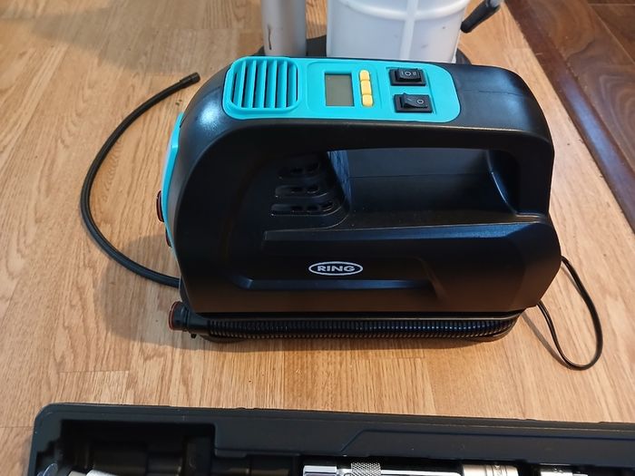 Ring RTC5500 2 in 1 digital tyre inflator and air pump