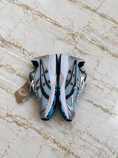 ASICS Gel-Kayano