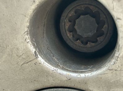Vw lock nut key
