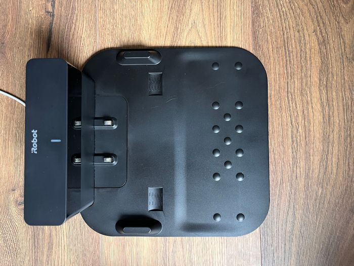 iRobot Braava jet m6 Smart Robot Mop + Accessories