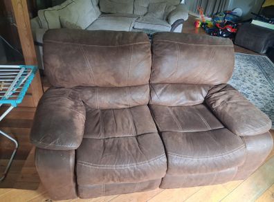 Couch with 2 recliners