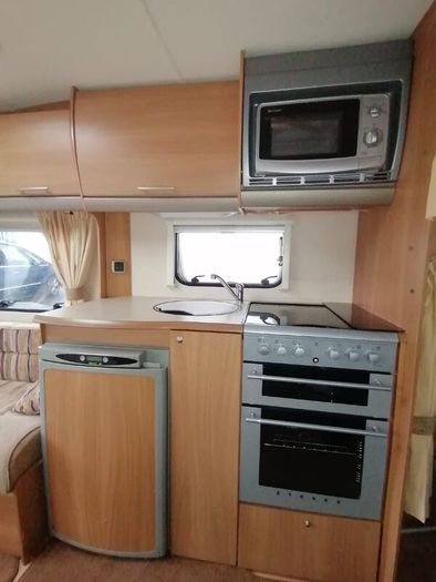 Swift Charisma Caravan