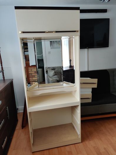 Vintage Dressing Cabinet  Vanity Unit with Triple Mirror & Built In Lights