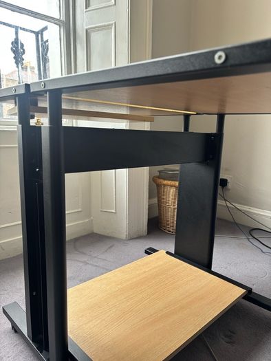 desk on wheels